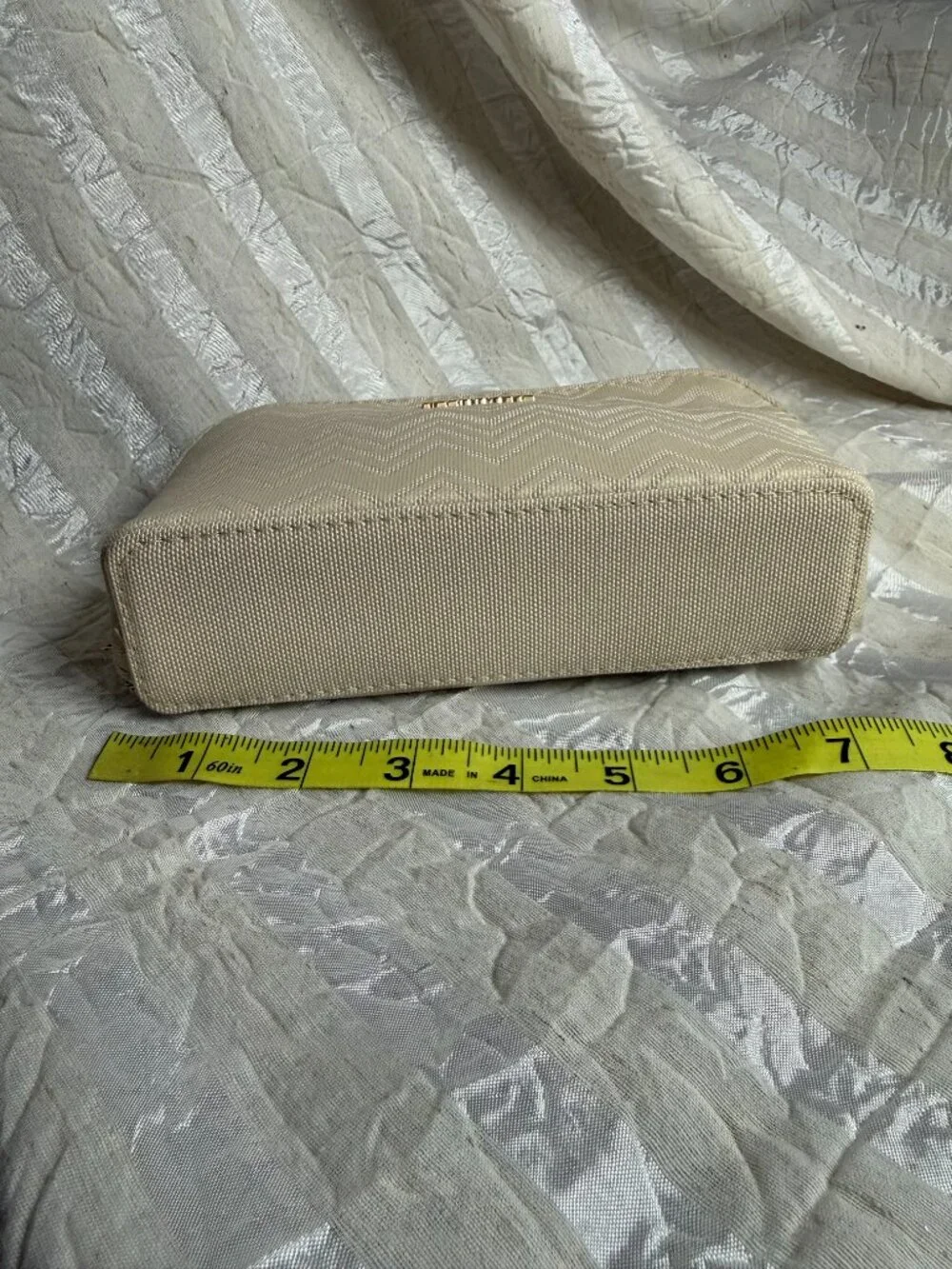 Missoni for Delta Air Lines Cream Chevron Zip Cosmetic Makeup Pouch Bag